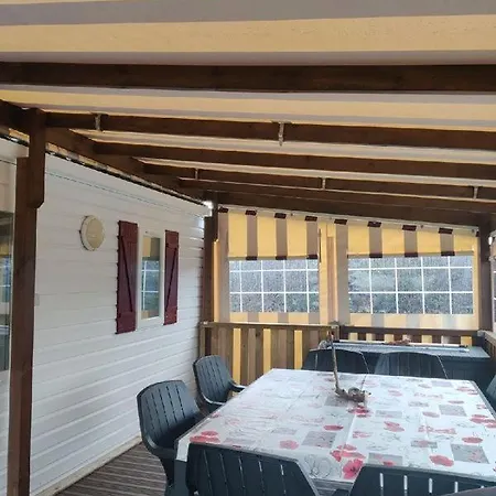 Village 4 Etoiles Aux Charmettes Campsite