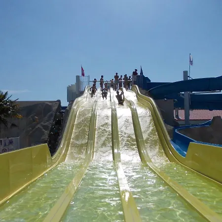 Campsite Village 4 Etoiles Aux Charmettes Les Mathes