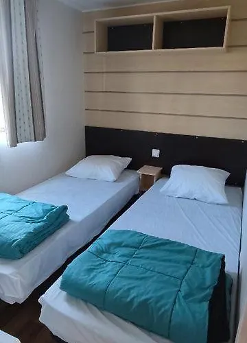 Campingplads Village 4 Etoiles Aux Charmettes