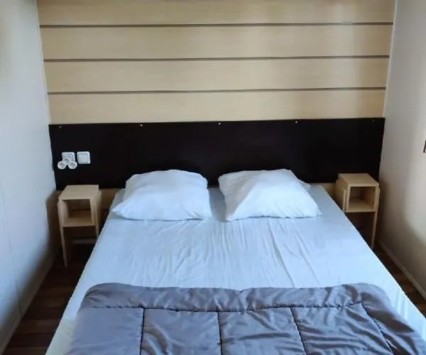 Village 4 Etoiles Aux Charmettes *