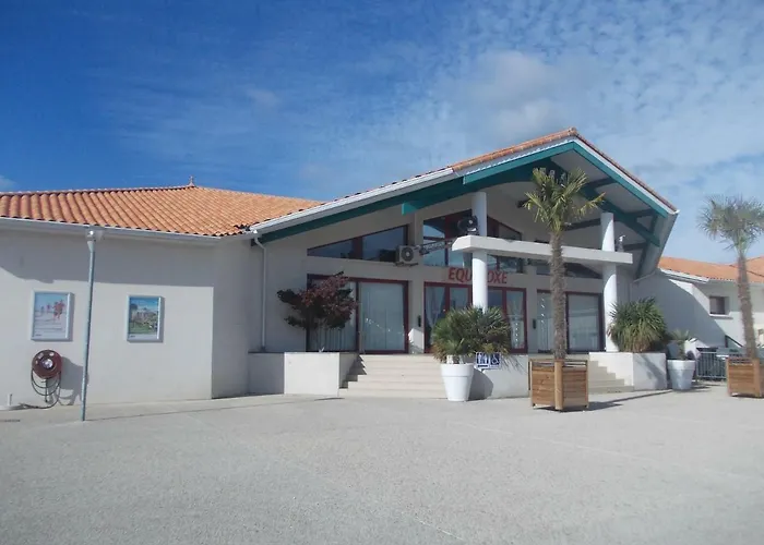 Village 4 Etoiles Aux Charmettes Campingplads Les Mathes