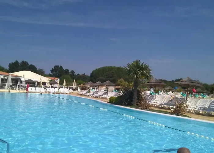 Campingplads Village 4 Etoiles Aux Charmettes *